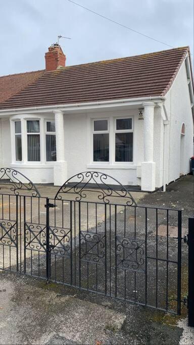 The Bungalow, Thornton-Cleveleys Villa Luaran gambar