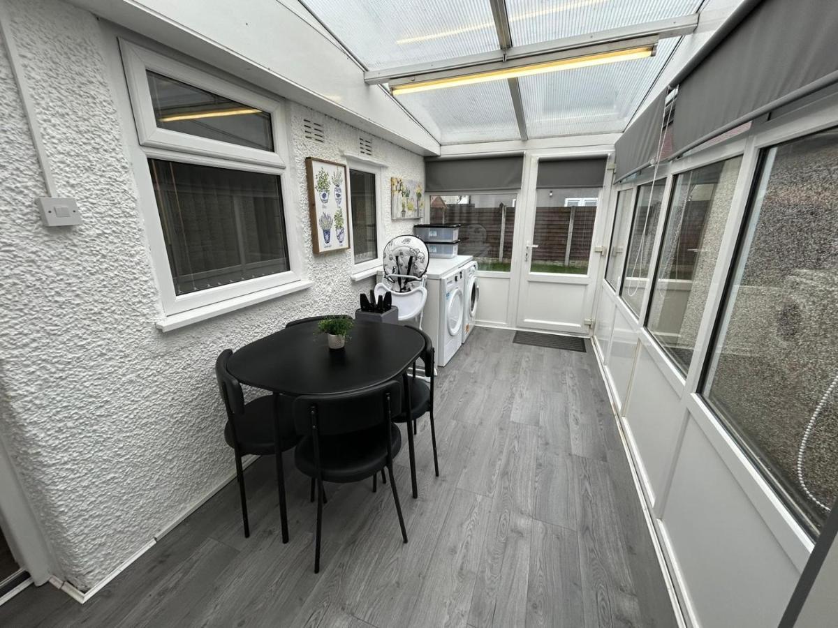 The Bungalow, Thornton-Cleveleys Villa Luaran gambar